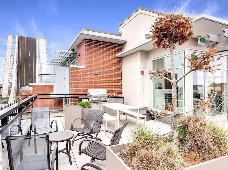 Waterfront Living In Victoria - Rooftop Patio, Bbq, Gym, Coffee Apartment Canada
