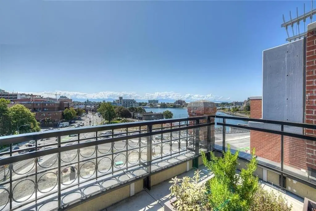 Waterfront Living In Victoria - Rooftop Patio, Bbq, Gym, Coffee Apartment